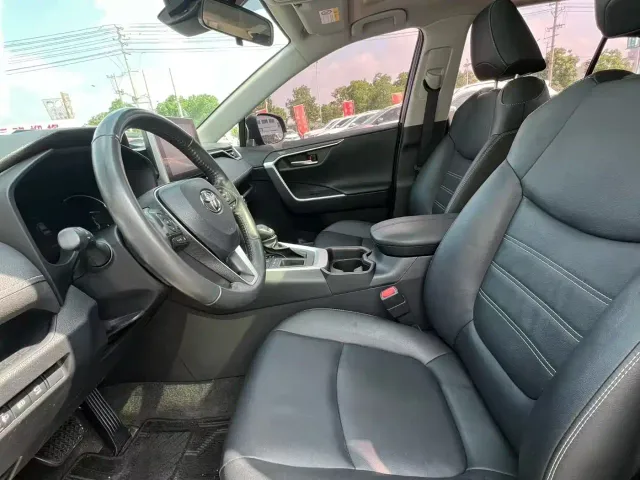 Toyota RAV4 — Фото автомобиля 2