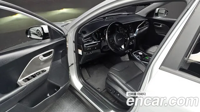 Kia Niro — Фото автомобиля 16