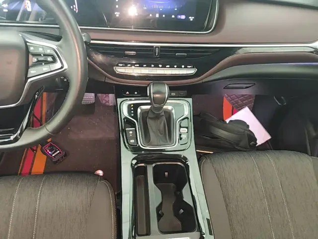 GAC Trumpchi M6 — Фото автомобиля 13