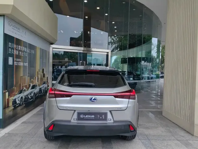 Lexus UX — Фото автомобиля 5