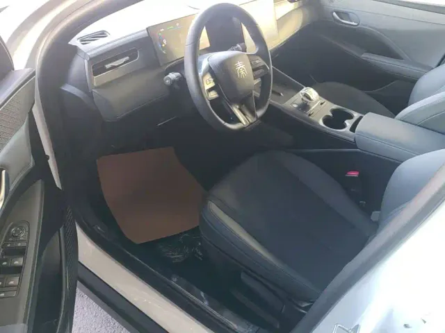 BYD Qin PLUS — Фото автомобиля 15