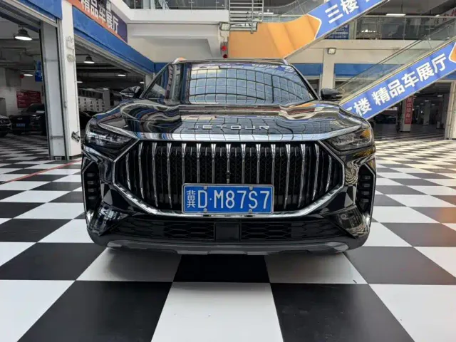 Jetour Jetour X70 PLUS 2023 1.5T DCT Self-Strengthening PRO 5-Seater — Фото автомобиля 2