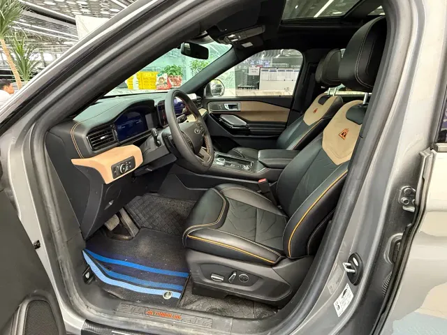 Ford Explorer — Фото автомобиля 13