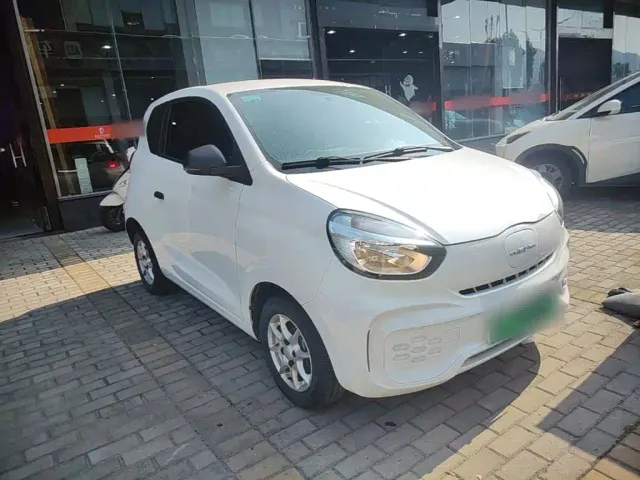 Roewe Clever — Фото автомобиля 3