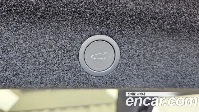 Tesla Model Y — Фото автомобиля 8