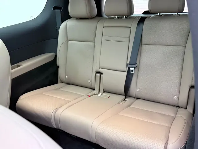 Li Auto MEGA — Фото автомобиля 25