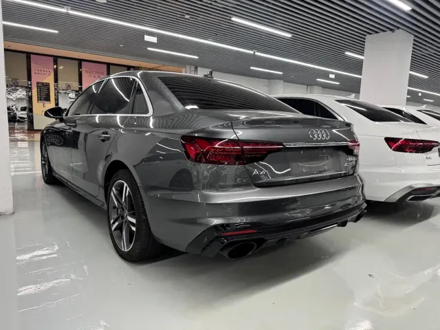 Audi A4L — Фото автомобиля 17