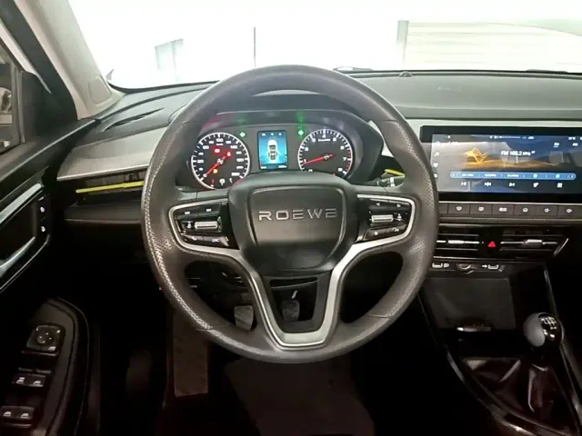 Roewe i5 — Фото автомобиля 10