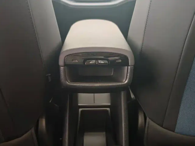 Volvo EX30 — Фото автомобиля 19