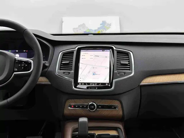 Volvo XC90 — Фото автомобиля 12
