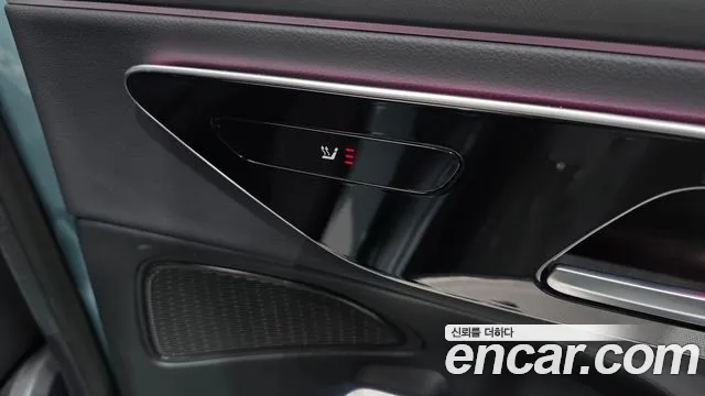 Mercedes-Benz E-Class — Фото автомобиля 17