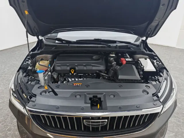 Geely Emgrand — Фото автомобиля 13