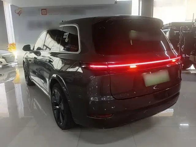 Li Auto L9 — Фото автомобиля 4