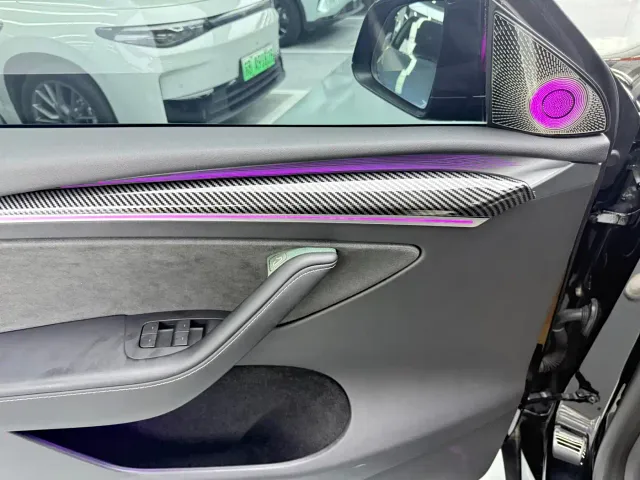 Tesla Model Y — Фото автомобиля 12