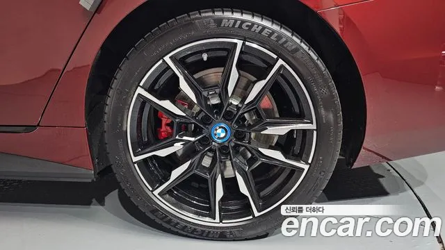 BMW i4 — Фото автомобиля 18