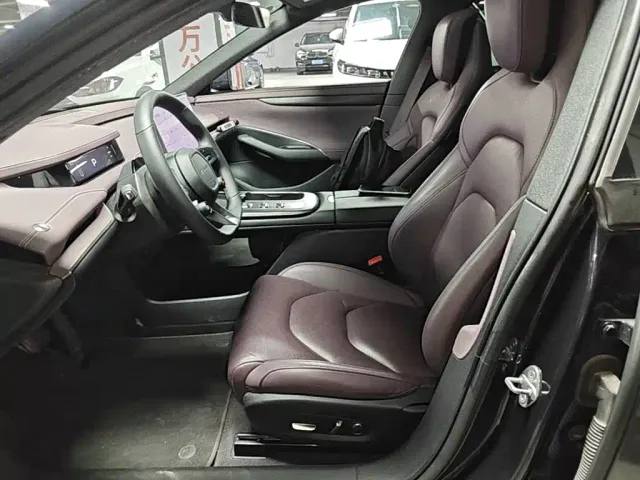 Xiaomi SU7 — Фото автомобиля 14
