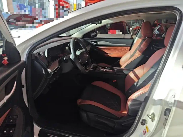Changan Eado — Фото автомобиля 15