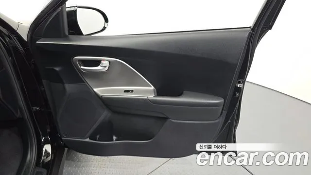 Kia Niro Niro Plus Air — Фото автомобиля 24