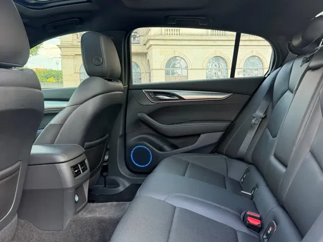 Cadillac CT5 — Фото автомобиля 10