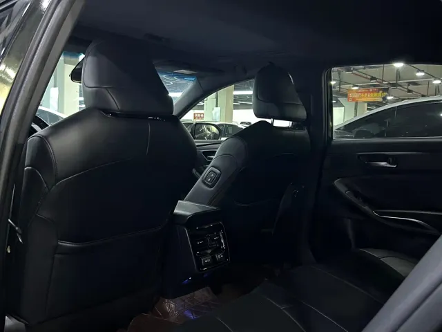 Toyota Avalon — Фото автомобиля 15