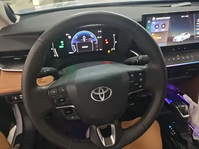 Toyota Camry 2024 Hybrid 2.0HGVP Luxury Edition — Фото автомобиля 10