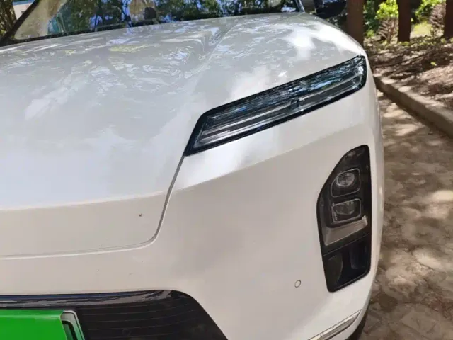 Nio ES8 — Фото автомобиля 23