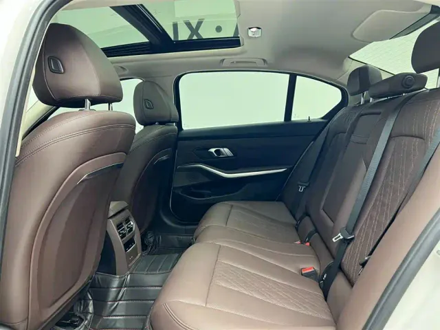 BMW 3 Series — Фото автомобиля 16