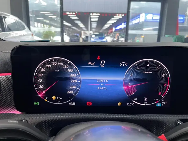 Mercedes-Benz A-Class — Фото автомобиля 12