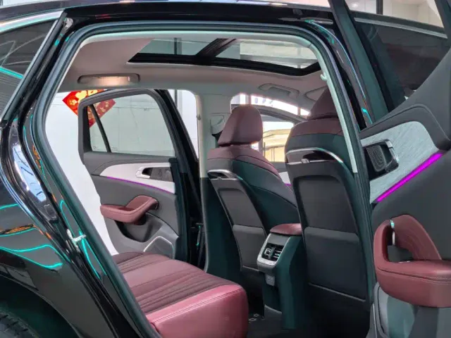 Hongqi H5 — Фото автомобиля 8