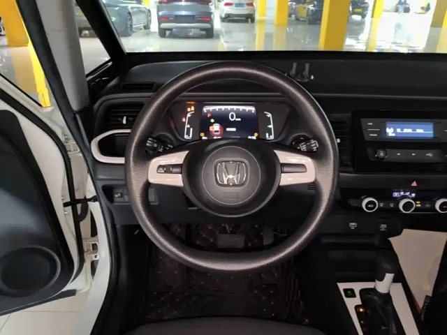 Honda Fit — Фото автомобиля 10