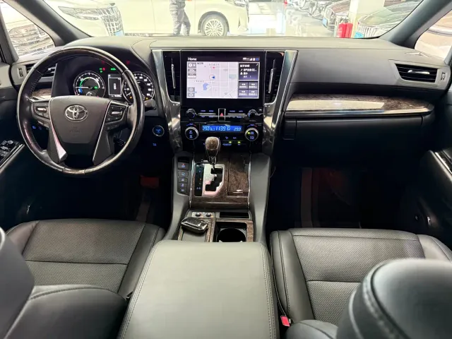 Toyota Alphard — Фото автомобиля 15