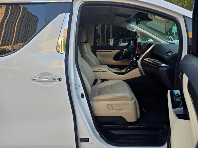 Toyota Vellfire — Фото автомобиля 19