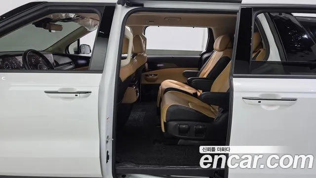 Kia Carnival 4th Gen — Фото автомобиля 18
