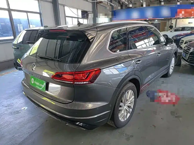 Volkswagen Touareg — Фото автомобиля 6