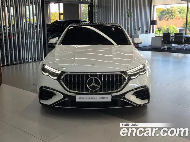 Mercedes-Benz E-Class — Фото автомобиля 3
