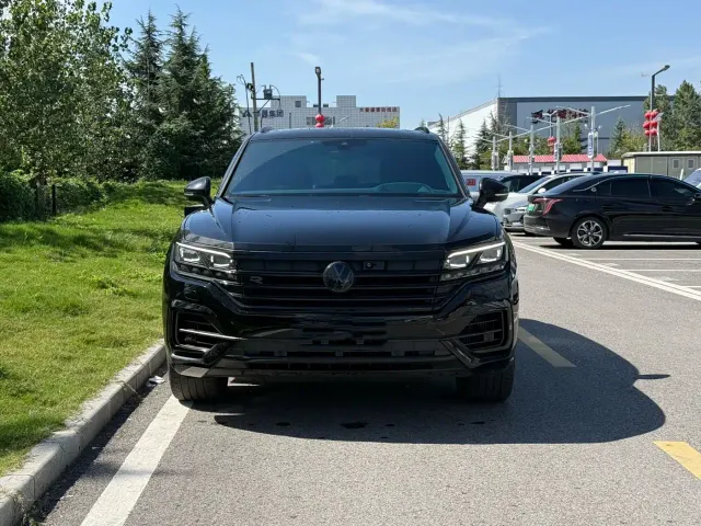 Volkswagen Touareg — Фото автомобиля 2