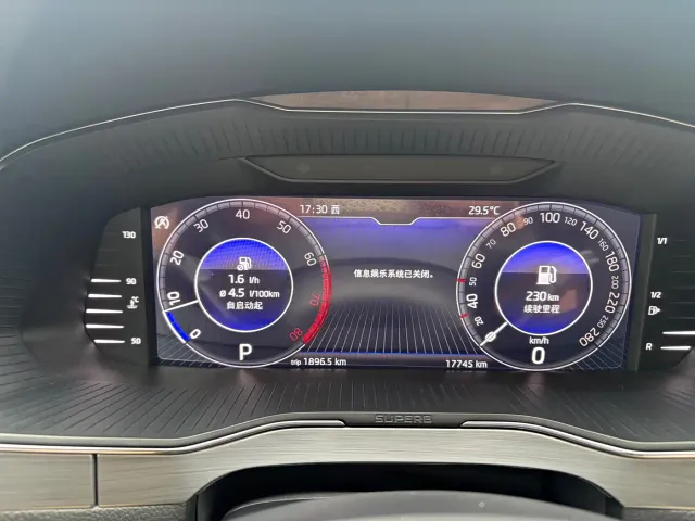 Skoda Superb — Фото автомобиля 21