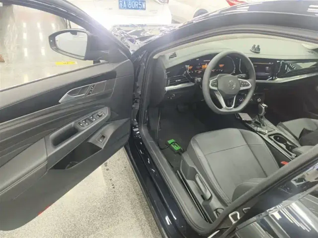 Volkswagen Passat — Фото автомобиля 15