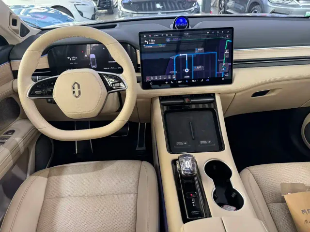 Aito M5 — Фото автомобиля 6