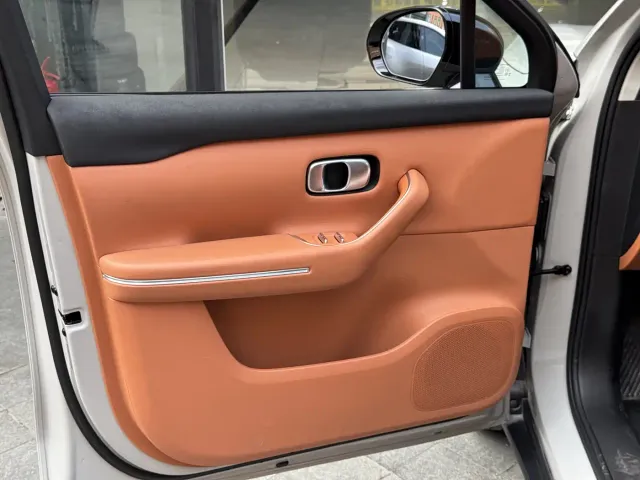Leapmotor C10 — Фото автомобиля 15