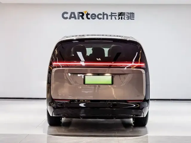 Li Auto MEGA — Фото автомобиля 3