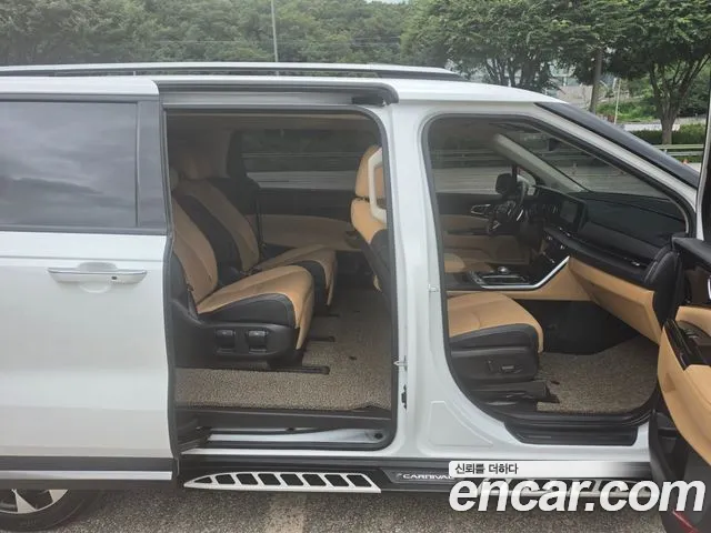Kia Carnival Generation 4 — Фото автомобиля 15