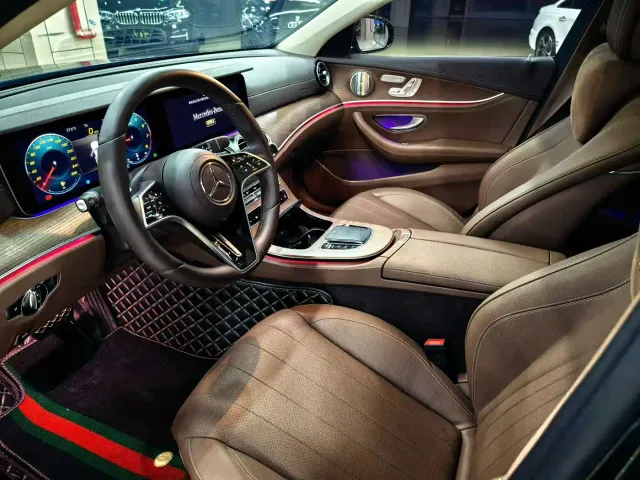Mercedes-Benz E-Class — Фото автомобиля 4