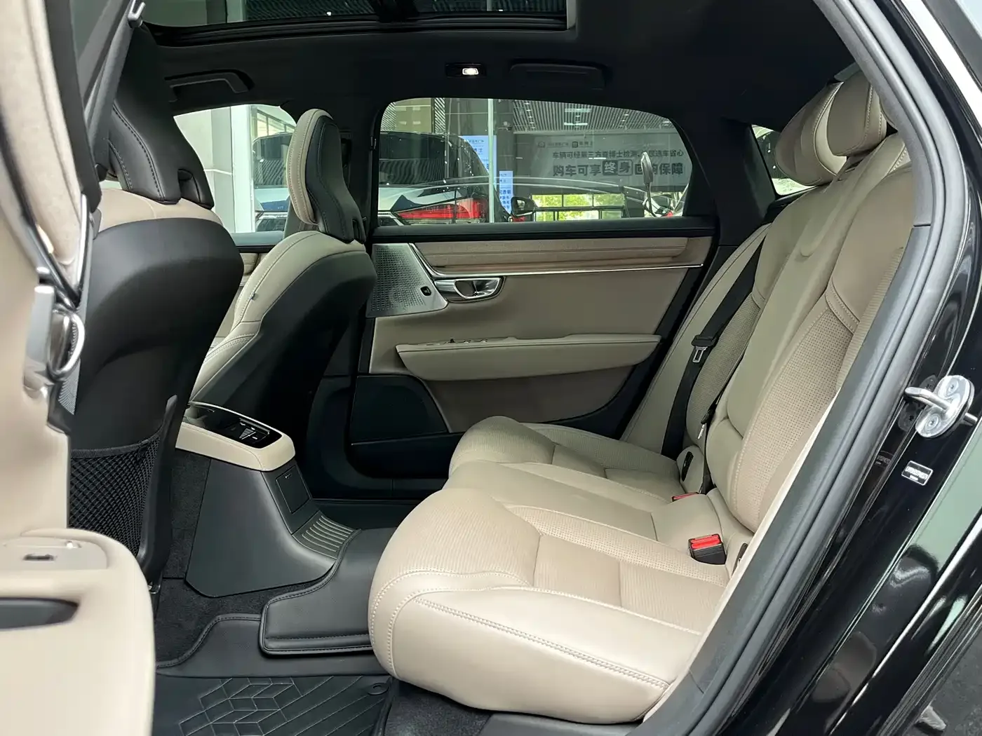 Volvo Volvo S90 Plug-in Hybrid 2026 Plug-in Hybrid AWD Long Range Elegance Luxury — Фото автомобиля 6