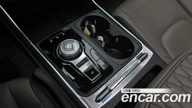 Kia Carnival Generation 4 — Фото автомобиля 9