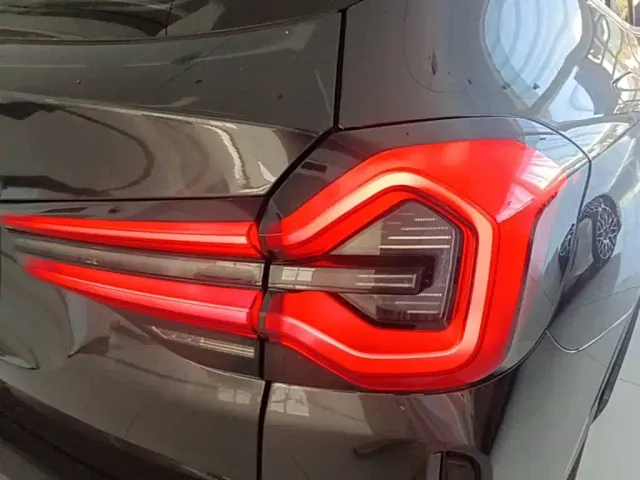BMW iX3 — Фото автомобиля 7