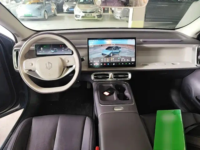 Leapmotor B01 — Фото автомобиля 9