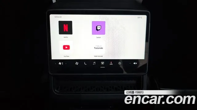 Tesla Model Y — Фото автомобиля 30