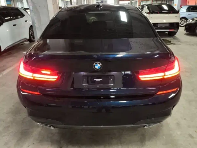 BMW 3 Series — Фото автомобиля 5