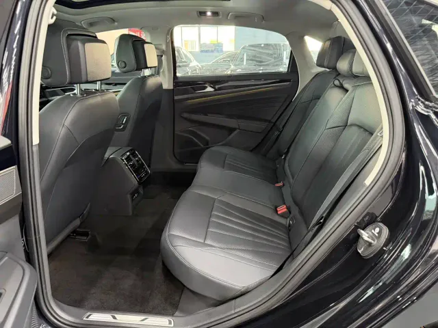 Volkswagen Passat — Фото автомобиля 9